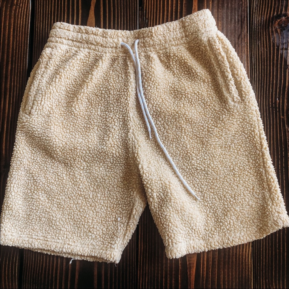 URBAN OUTFITTERS SHERPA SHORTS